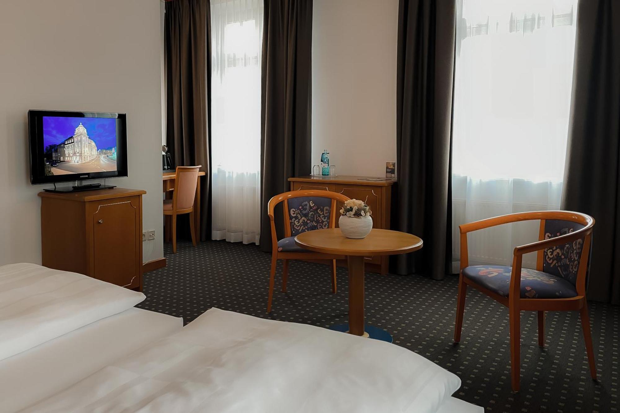 Hotel Alekto Фрайберг Экстерьер фото
