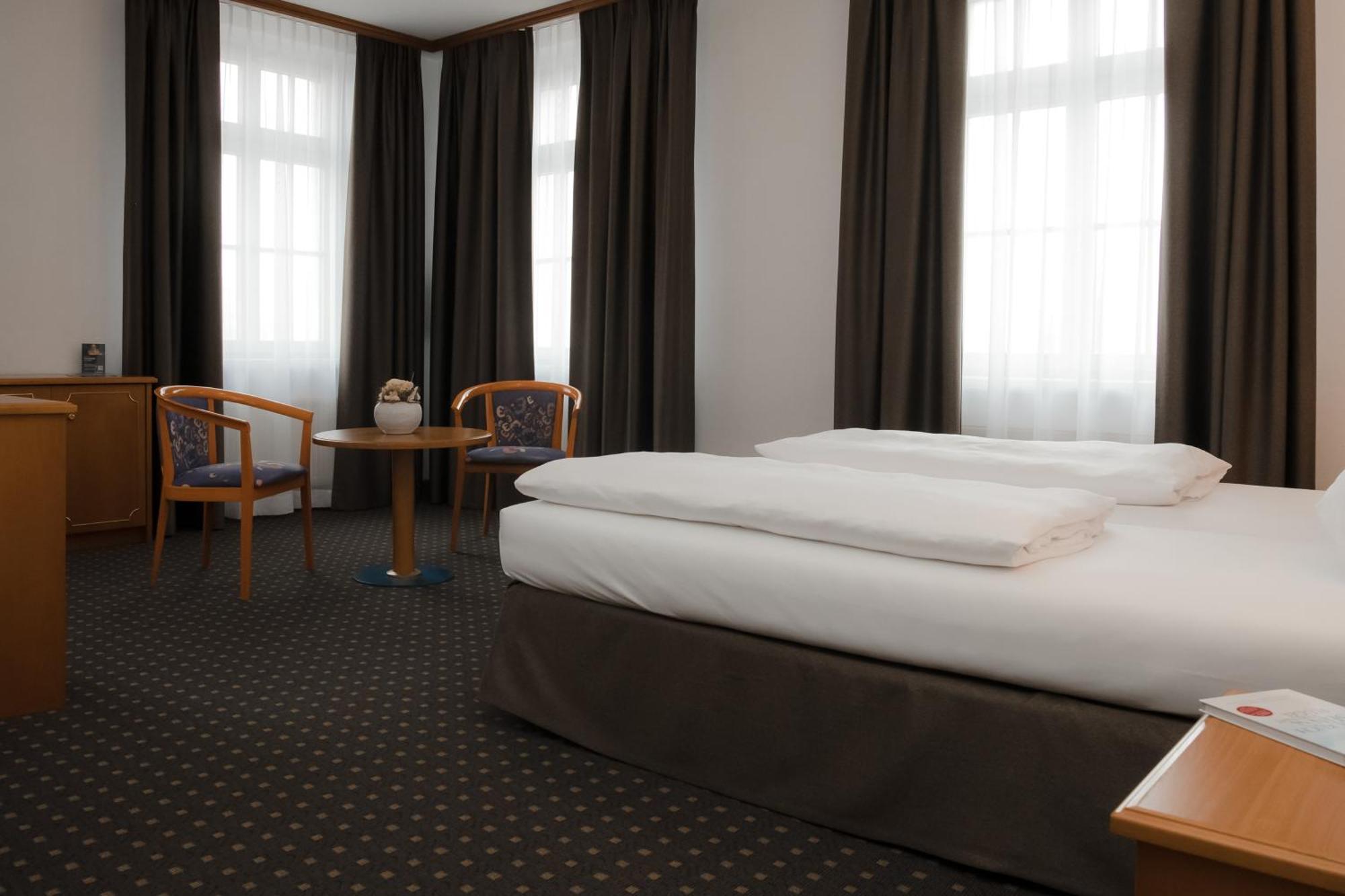 Hotel Alekto Фрайберг Экстерьер фото